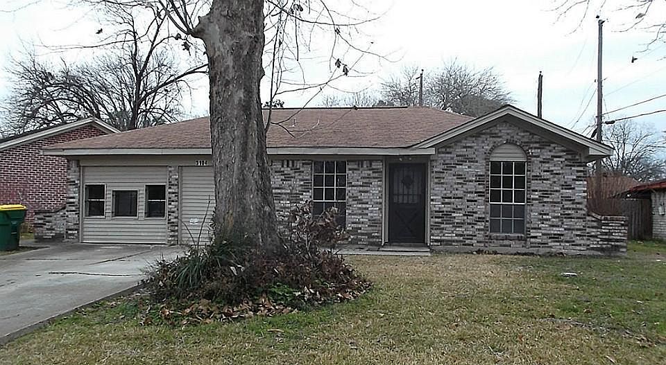 1st image of 3104 Newcastle Dr