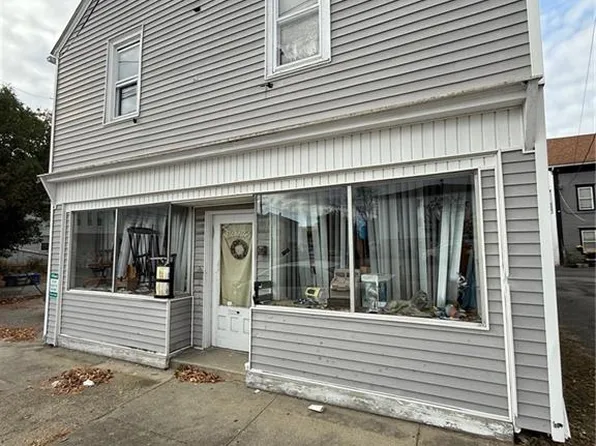 190 Arnold St, Woonsocket, RI 02895