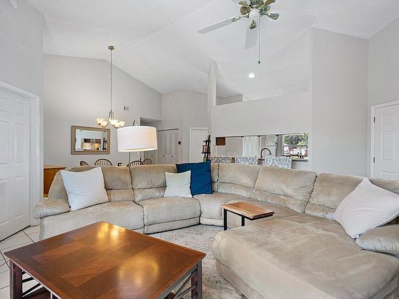 3rd image of 9178 Beverly Court