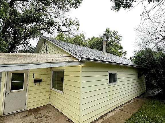 3rd image of 172 4th STREET E
