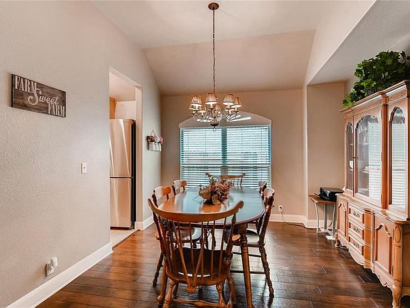 5th image of 2810 Corabella Pl