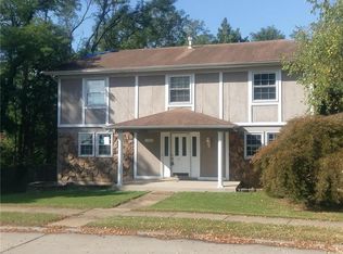 11803 7 Hills Dr, Florissant, MO 63033