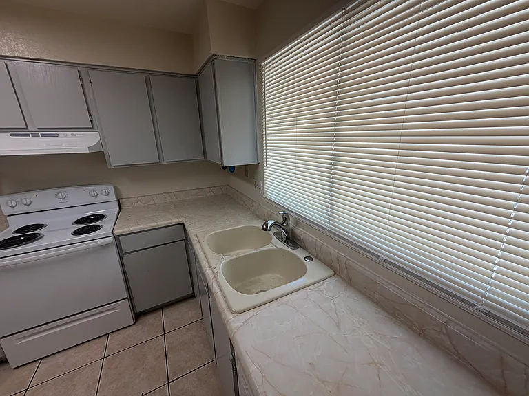 6119 N 31st Ave — Photo 5