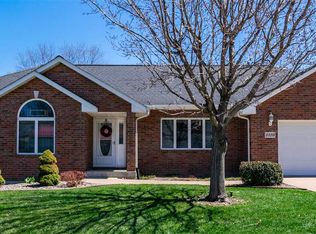 2320 Burr Oak Dr, Dubuque, IA 52002