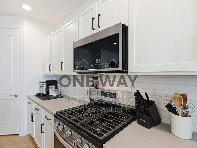 11253 E Ulysses Ave — Photo 24