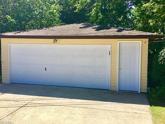 4th image of 22365 Sandy Ln