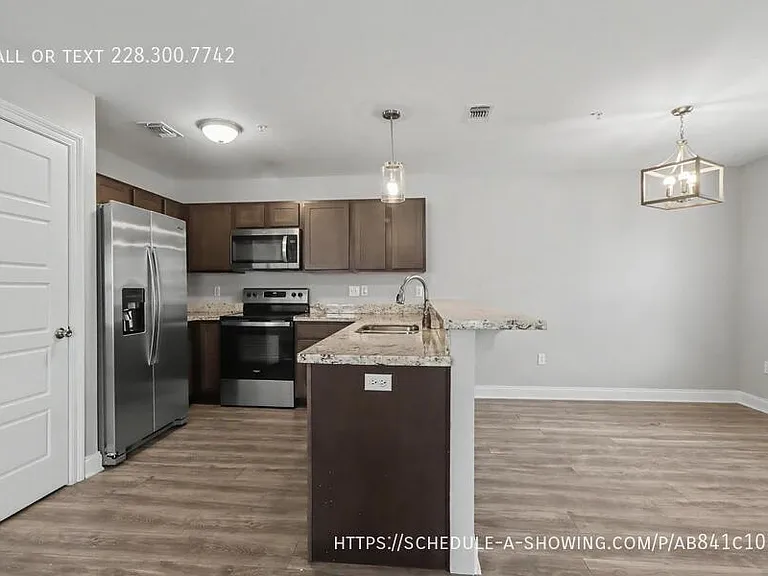 12056 Turnberry Cv — Photo 3