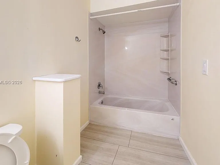 4206 NW 114th Ter #6 — Photo 3