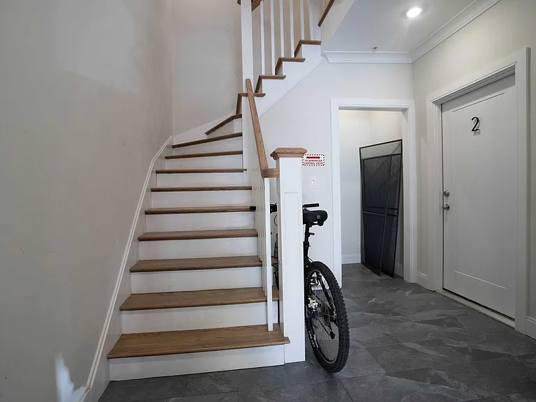 Porter St — Photo 10
