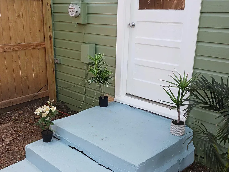 1/2 Caddel St — Photo 46