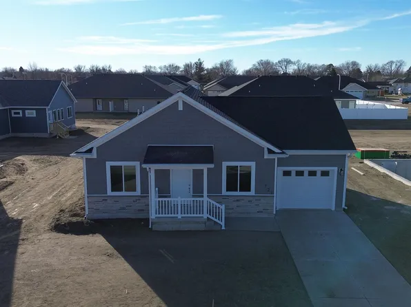 803 4th St, Columbus, NE 68601