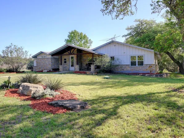 842 Cougar Dr, Canyon Lake, TX 78133