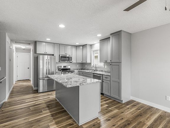 4th image of 414 Lady Slipper Ave NE