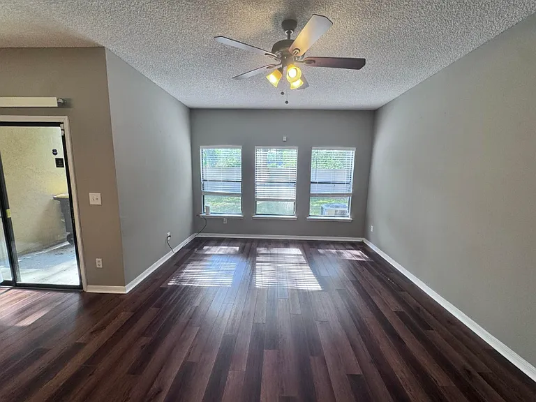 5216 Brighton Park Ln — Photo 7