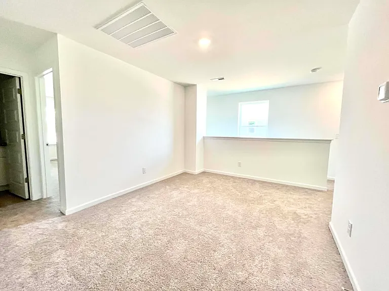 889 Parkside Blvd — Photo 5