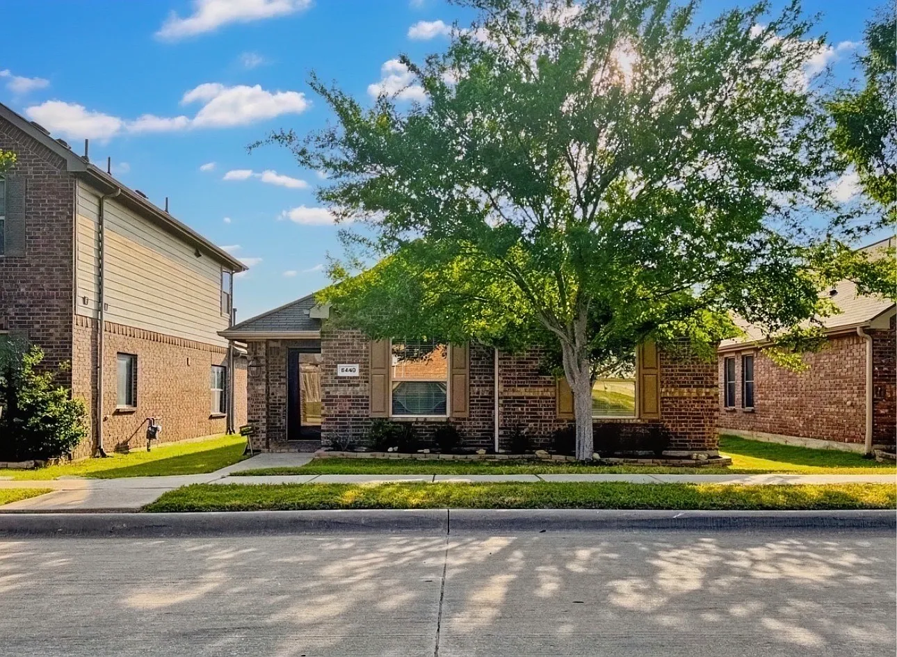 3 bed, 1450 sqft, $1,900 — Photo 1