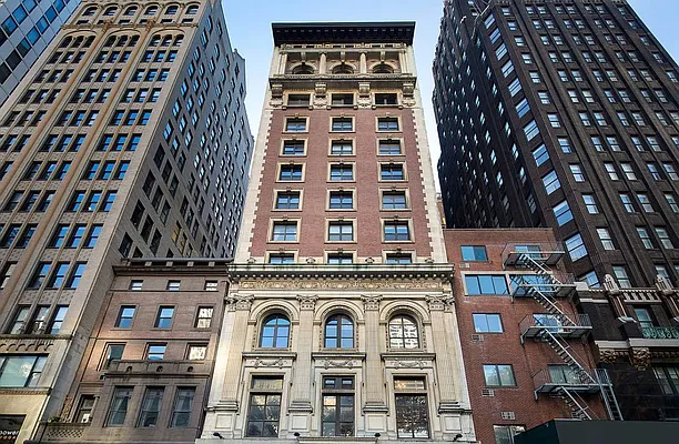 Sold by Christie's International Real Estate Group, LLC | media 7