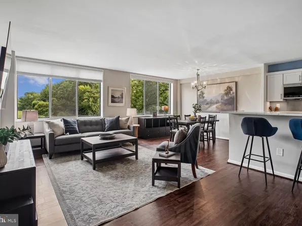 6631 Wakefield Dr APT 212, Alexandria, VA 22307