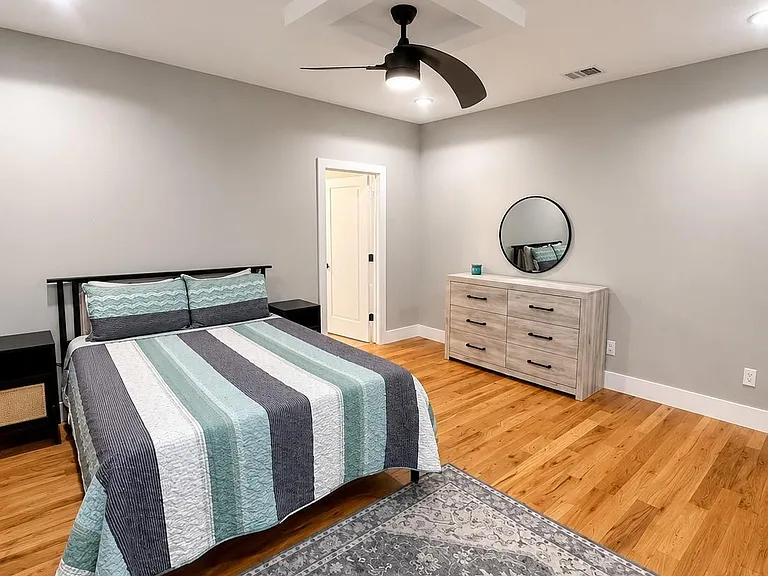 4406 Munger Ave #3 — Photo 16