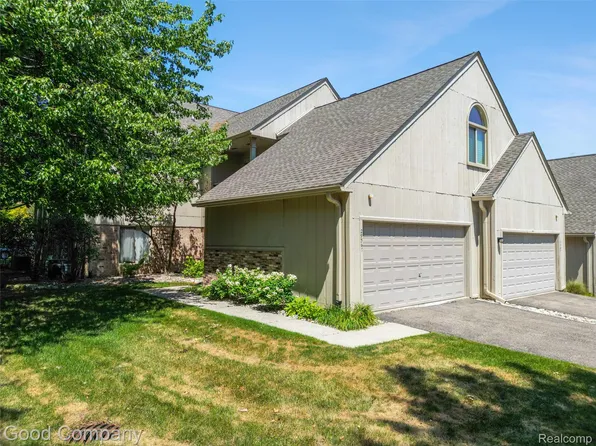 29367 Laurel Dr, Farmington, MI 48331