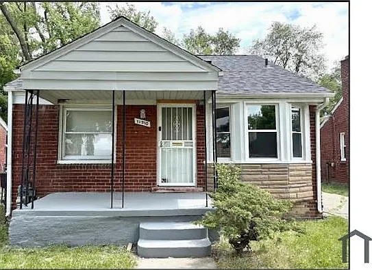 11910 Duchess St — Photo 1