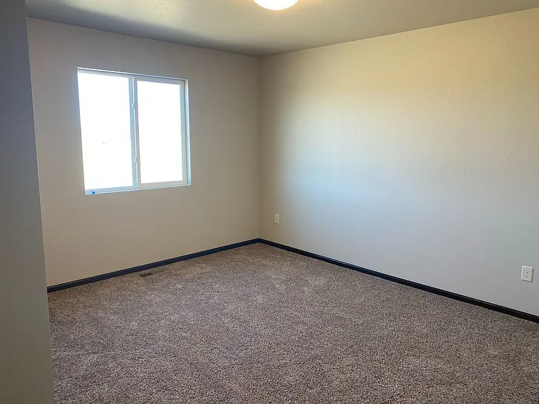 845 Diamond Ridge Blvd — Photo 9