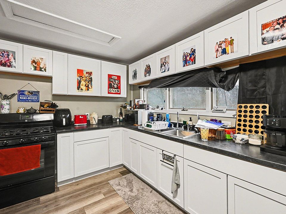 2139 Steger Ave, Kalamazoo, MI 49048 | MLS #26006400 | Zillow