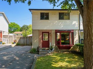 10 Glen Eden Ct, Hamilton, ON L9C 6H6