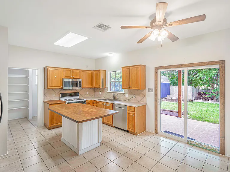 1622 Abbey Ln — Photo 20