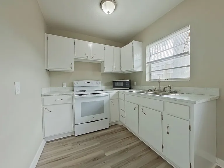 235 Beulah St #11 — Photo 7