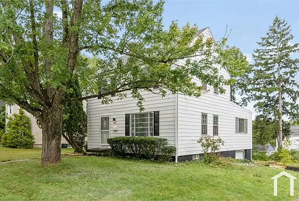 1114 Roslyn Ave — Photo 23