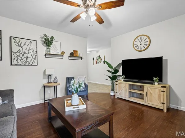 5221 Butler Hill Estates Dr, Saint Louis, MO 63128