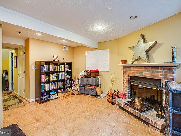 5th image of 8631 Kenosha Ct