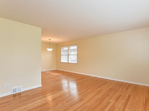 5th image of 17055 Kimbark Ave