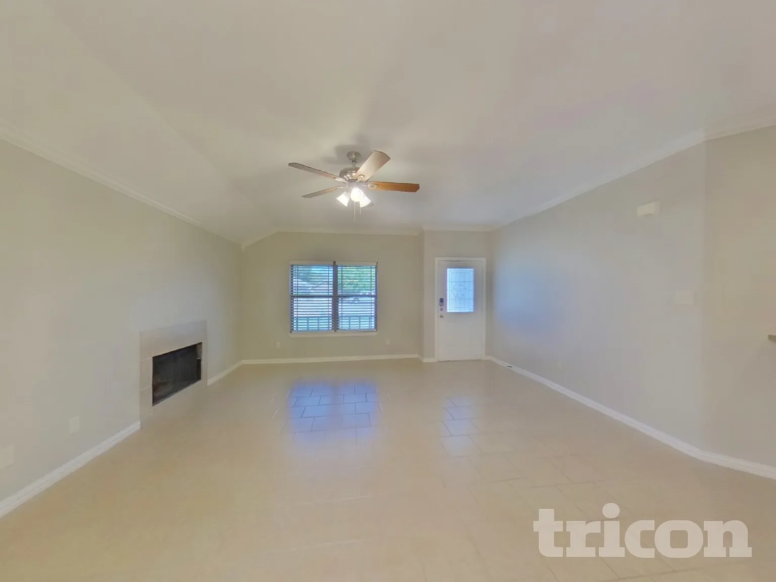 825 Rambling Court Granbury TX — Photo 2