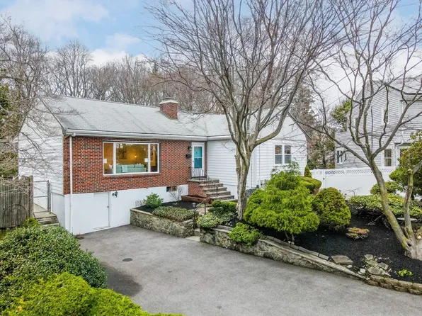 65 Ripley Rd, Medford, MA 02155