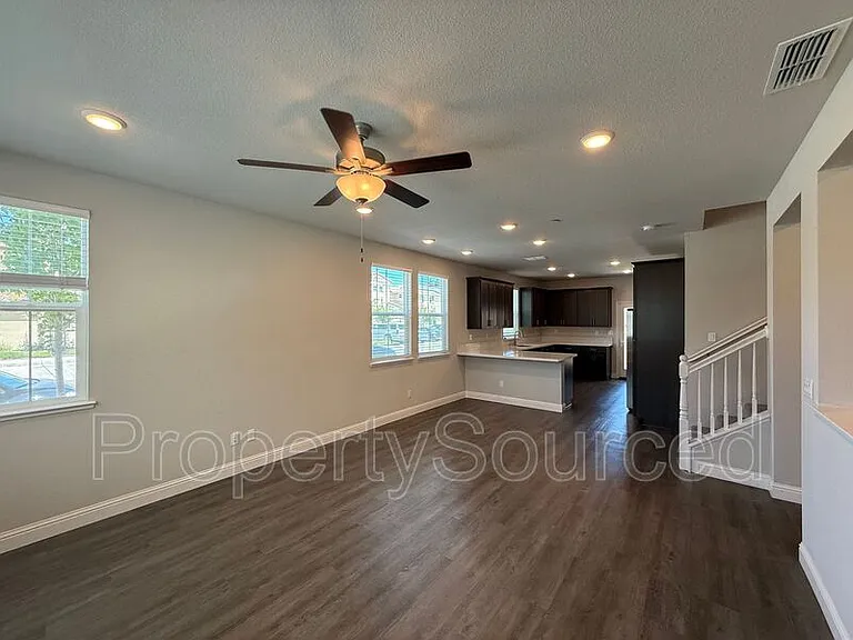 948 Posey St — Photo 7