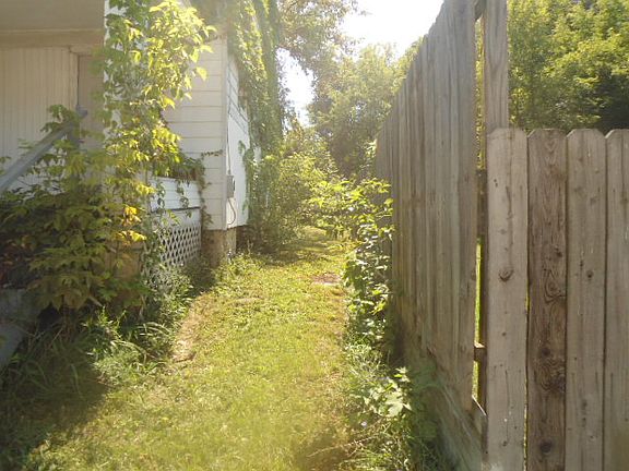 3rd image of 418 Bartges St
