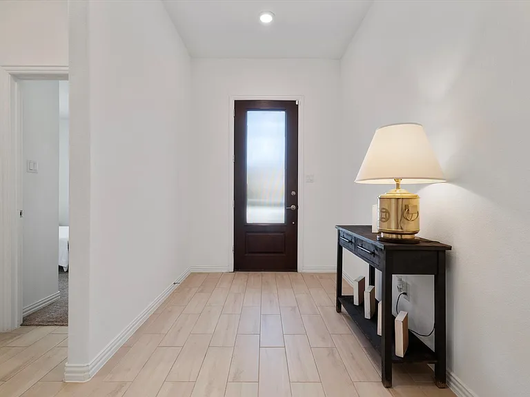 1133 Canuela Way — Photo 4