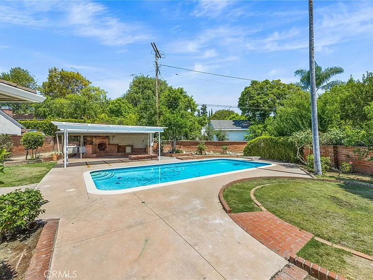 2465 Sherwood Rd — Photo 31