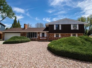 32 Robertson Rd, Pueblo, CO 81001