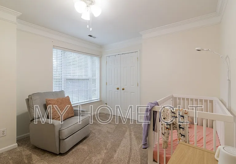 10029 Dauphine Dr — Photo 30