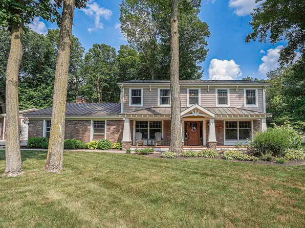 905 Northwood Dr, Nappanee, IN 46550