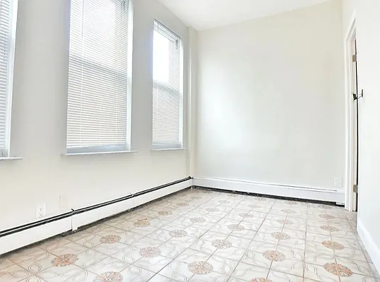 Rented by MAC Realty NY | media 9