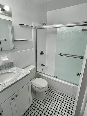 Rented by Amorelli Realty | media 19