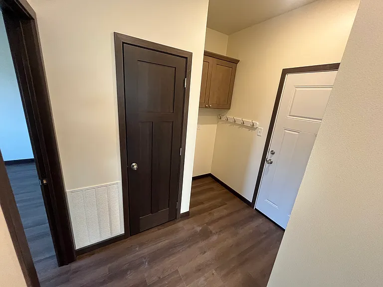 327 Post Oak Dr — Photo 6