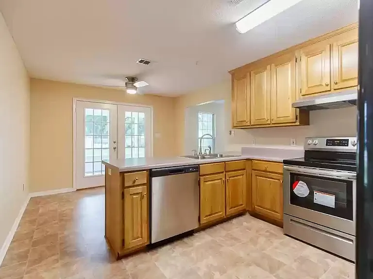 5108 Woodsdale Dr — Photo 10