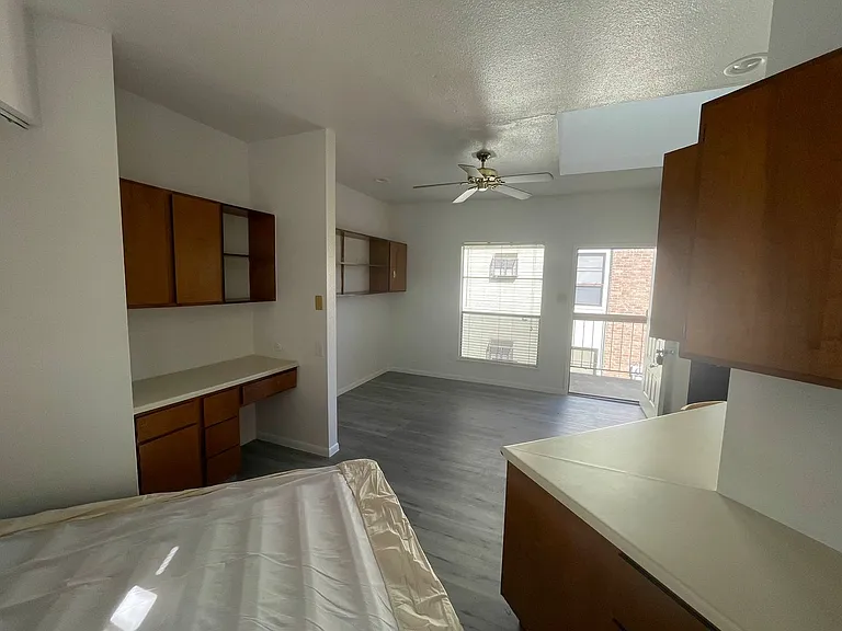 7901 Cambridge St — Photo 2