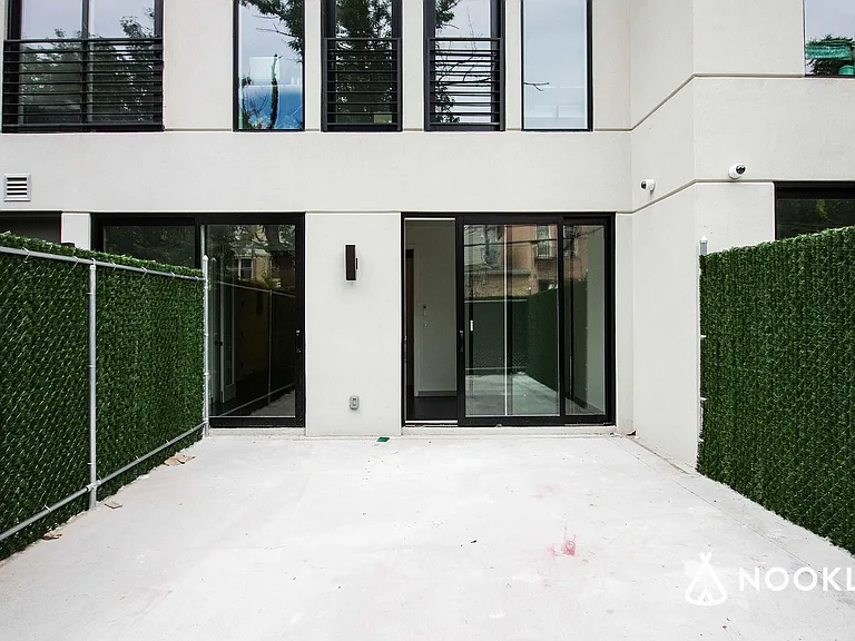225 Winthrop St #1B — Photo 14