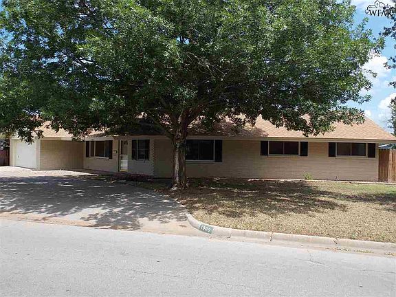 2nd image of 1009 Jan Lee Dr